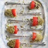 Strawberries Dipped in Melted Chocolate & Toasted Pistachio Nuts Recipe