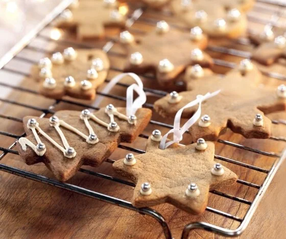 Christmas Gingerbread Hanging Biscuits Recipe