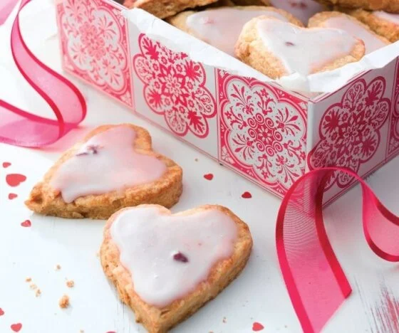 Almond Cookies with Raspberry Yoghurt Recipe