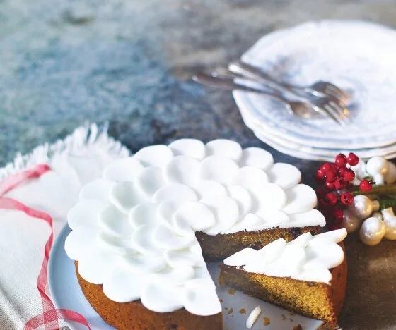 Iced Rosette Ginger Cake Recipe