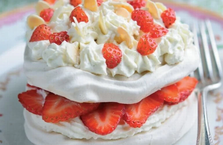 Strawberry Almond Pavlova Strawberry Almond Pavlova
