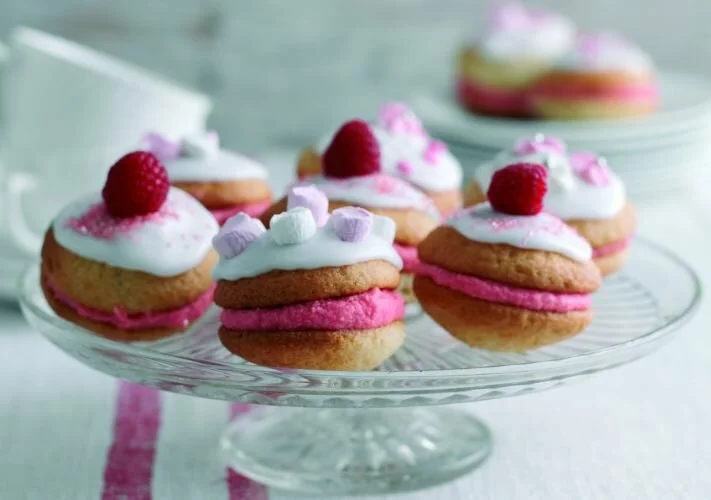Very Berry Whoopies Recipe: Cook Vegetarian Magazine