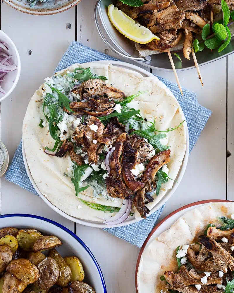 Grilled Oyster Mushroom Skewers: a quick and enjoyable recipe for a 100% vegan BBQ that's full of flavor without any boredom!