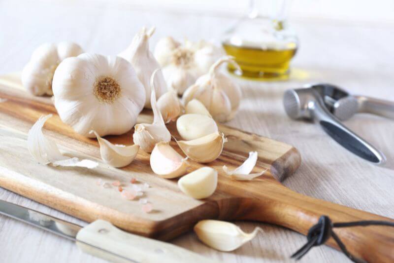 What are the health benefits of garlic?